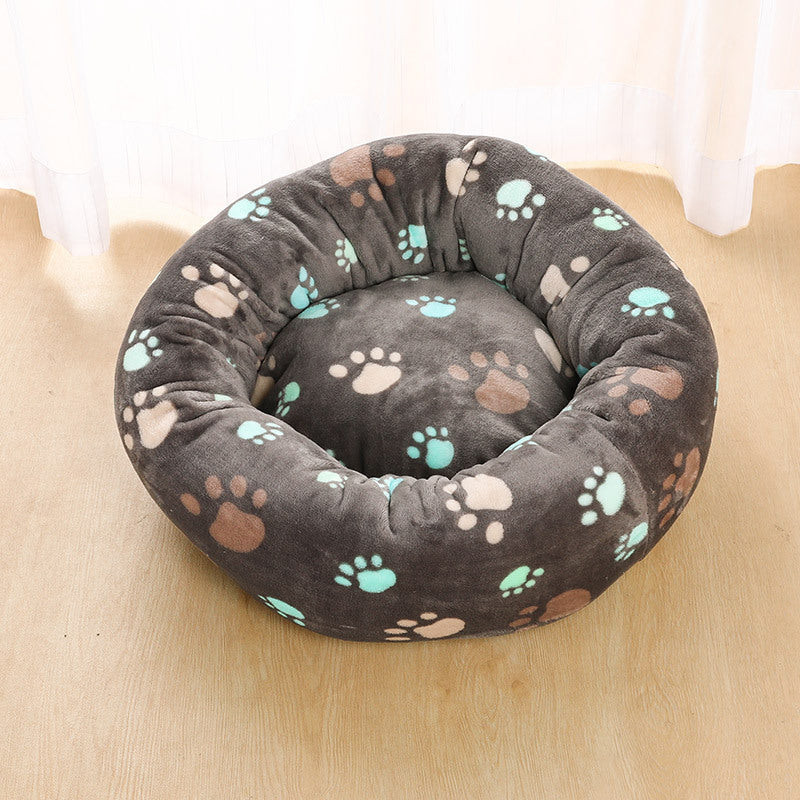 Fluffy nest bed for pet